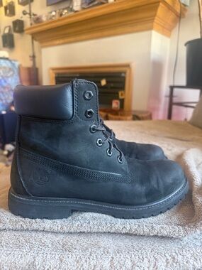Timberland Men's Black Premium Waterproof Boot 6 inch. Men’s size 9